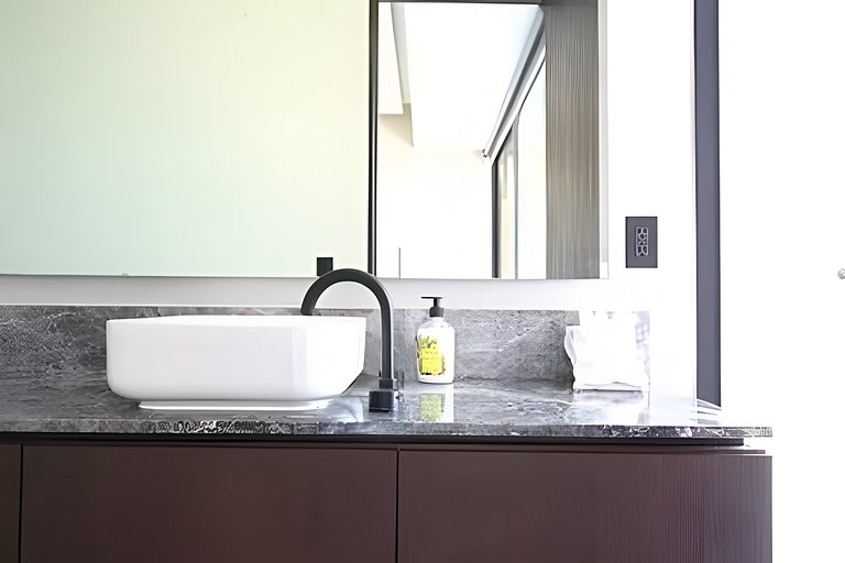 Hidalgo Residences 15B by Del Mar