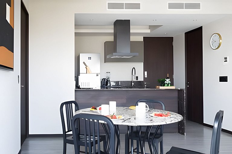 Hidalgo Residences 11G by Del Mar