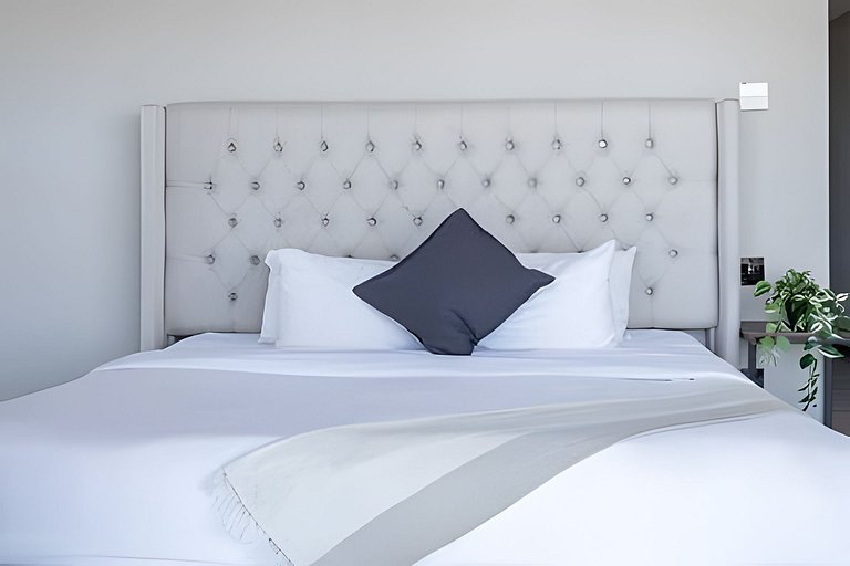 Hidalgo Residences 18D by Del Mar