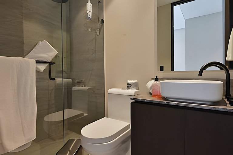 Hidalgo Residences 7D by Del Mar