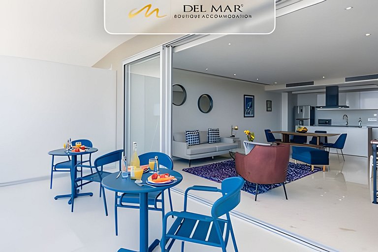 Bolongo 310 by Del Mar