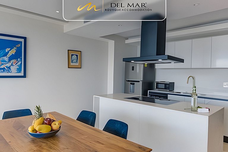 Bolongo 310 by Del Mar