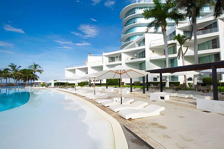 Aria Ocean 213 by Del Mar