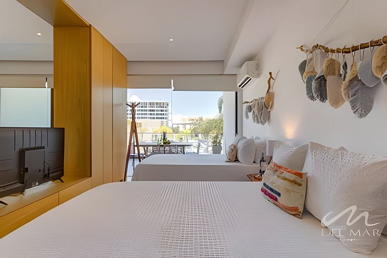 Aria Ocean 213 by Del Mar