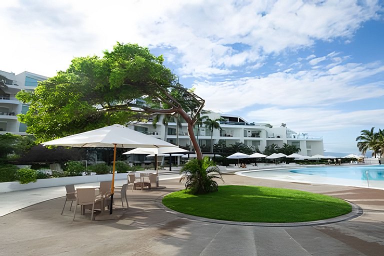 Aria Ocean 309 by Del Mar