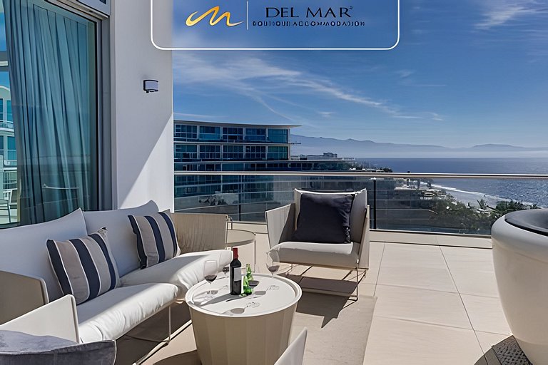 Peninsula 9r by Del Mar