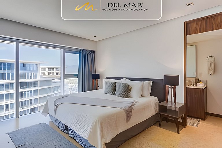 Peninsula 9r by Del Mar