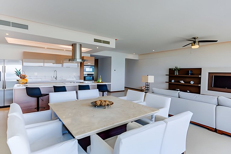 Peninsula 7L F1 by Del Mar