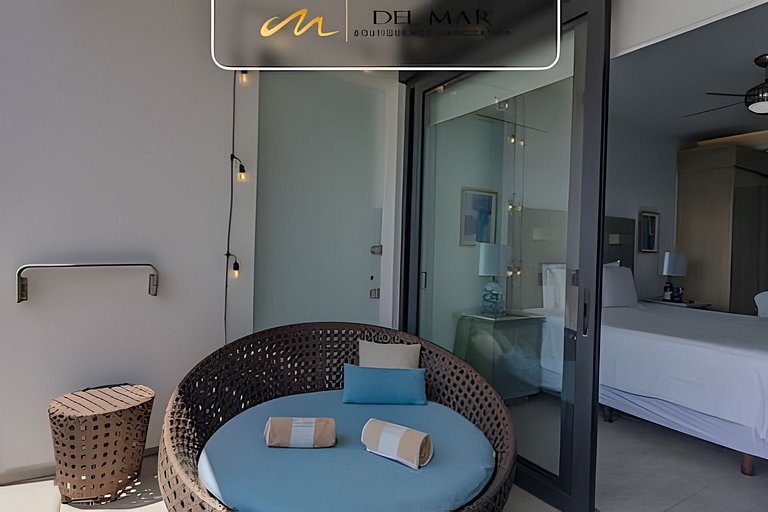 Aria Ocean 807 by Del Mar
