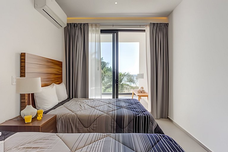 Aria Ocean 406 by Del Mar