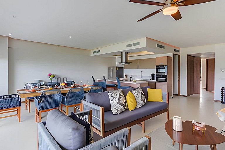 Peninsula 4F F1 by Del Mar