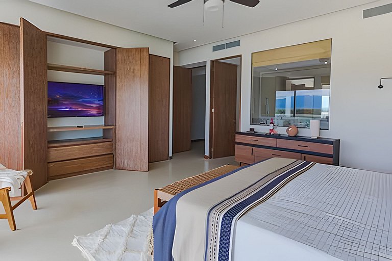 Peninsula 4F F1 by Del Mar