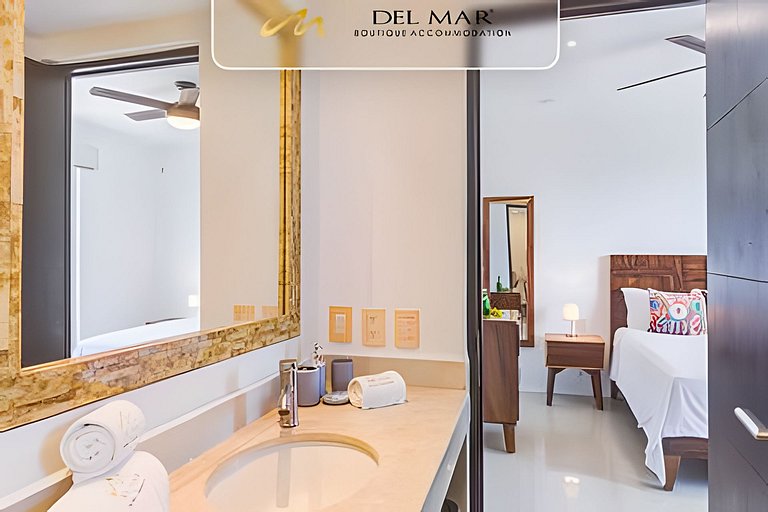 Nitta 301 by Del Mar