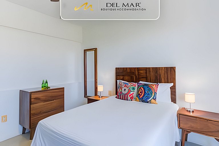 Nitta 301 by Del Mar