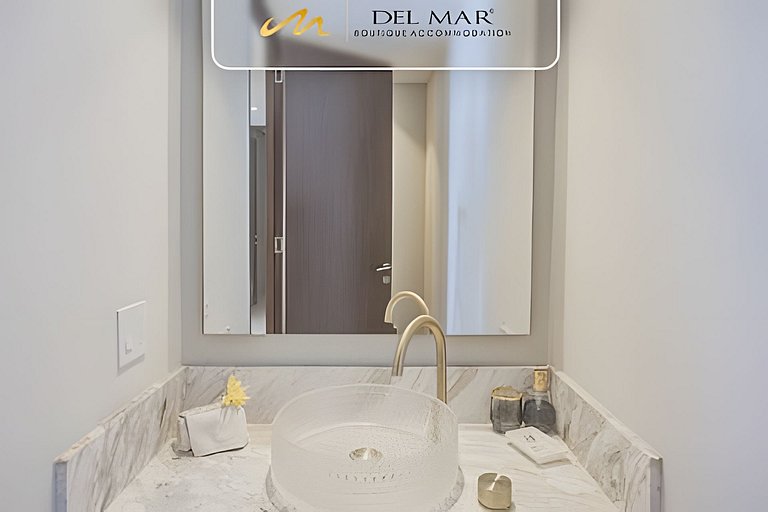 Bolongo 515 by Del Mar