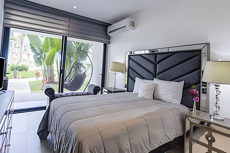 Aria Ocean 106 by Del Mar