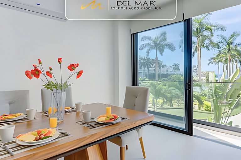 Aria Ocean 215 by Del Mar