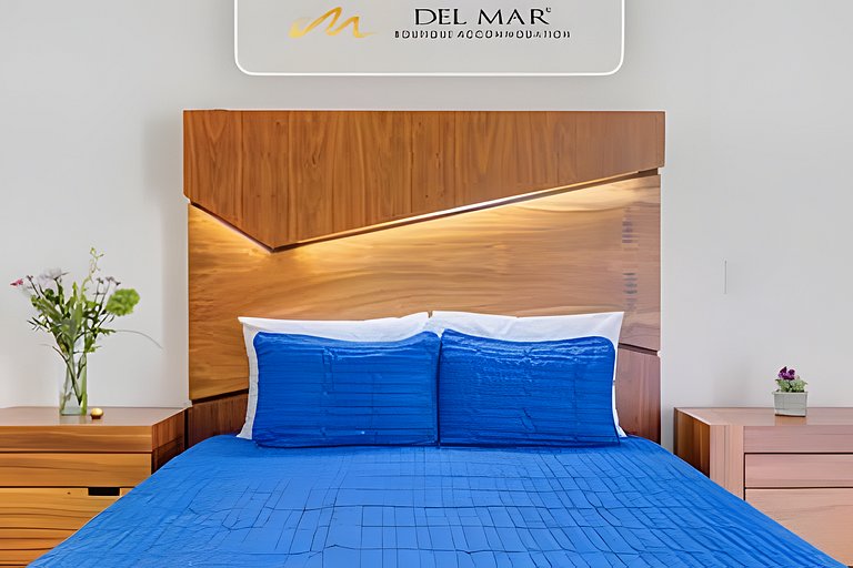 Aria Ocean 215 by Del Mar