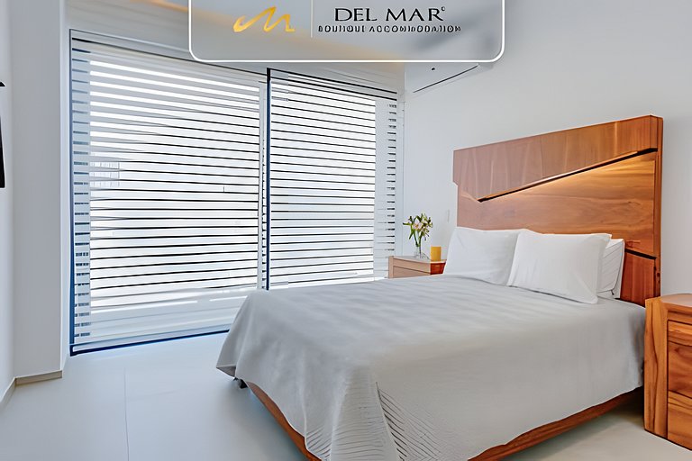 Aria Ocean 215 by Del Mar
