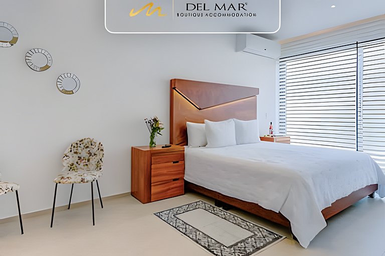 Aria Ocean 215 by Del Mar