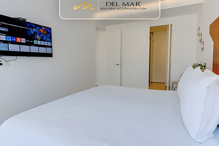 Aria Ocean 215 by Del Mar