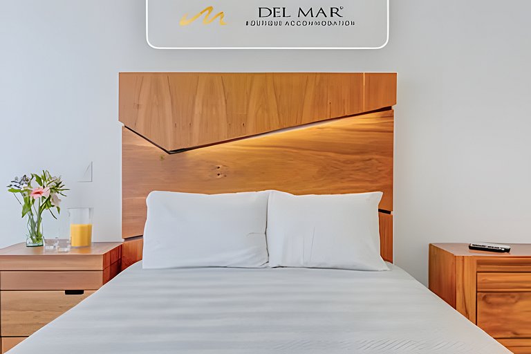 Aria Ocean 215 by Del Mar