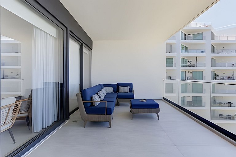 Aria Ocean 606 by Del Mar