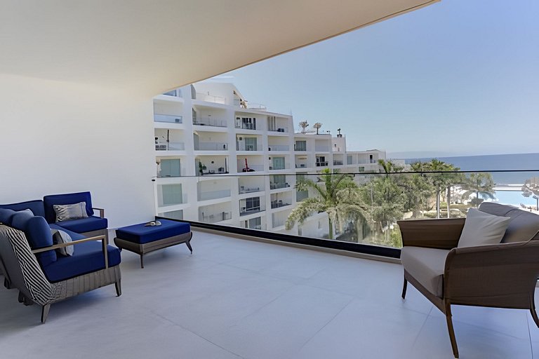 Aria Ocean 606 by Del Mar