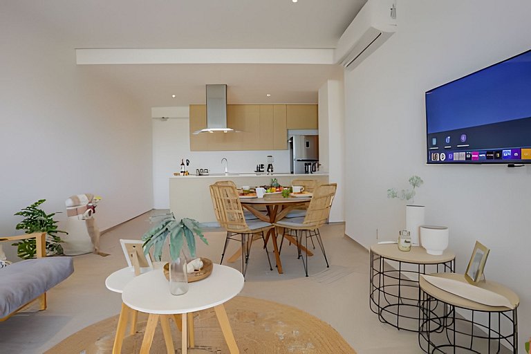 Aria Ocean 606 by Del Mar