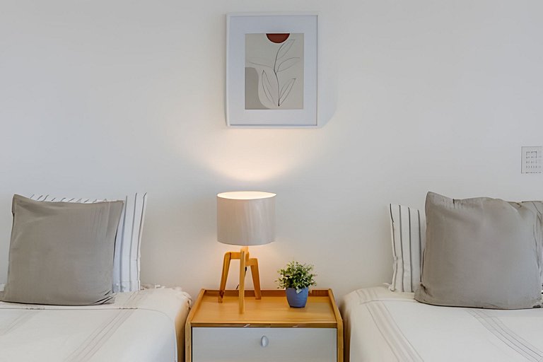 Aria Ocean 606 by Del Mar