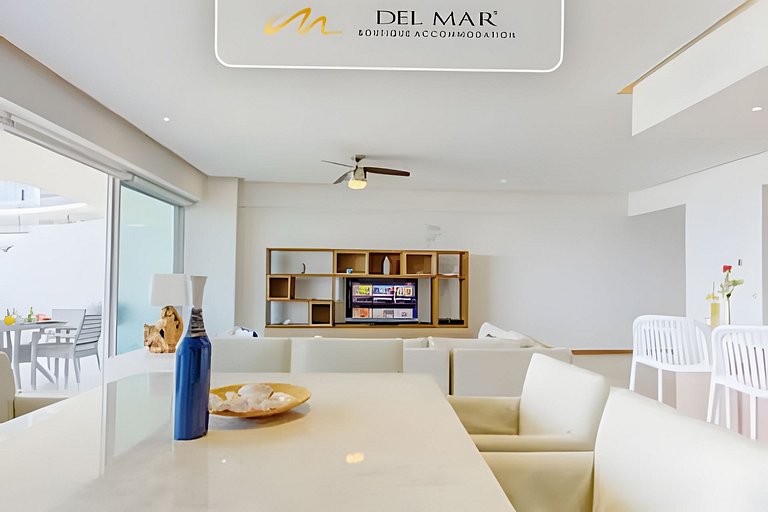 Peninsula 6G F1 by Del Mar