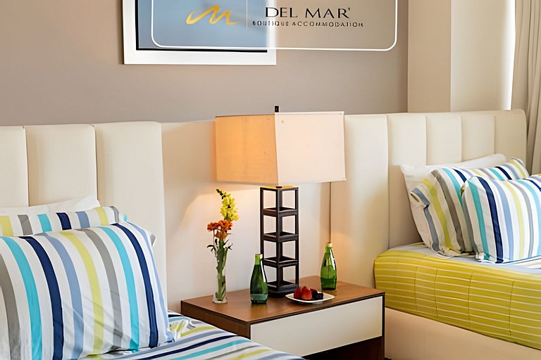 Peninsula 6G F1 by Del Mar
