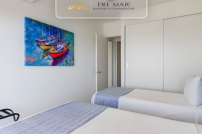 Aria Ocean 805 by Del Mar